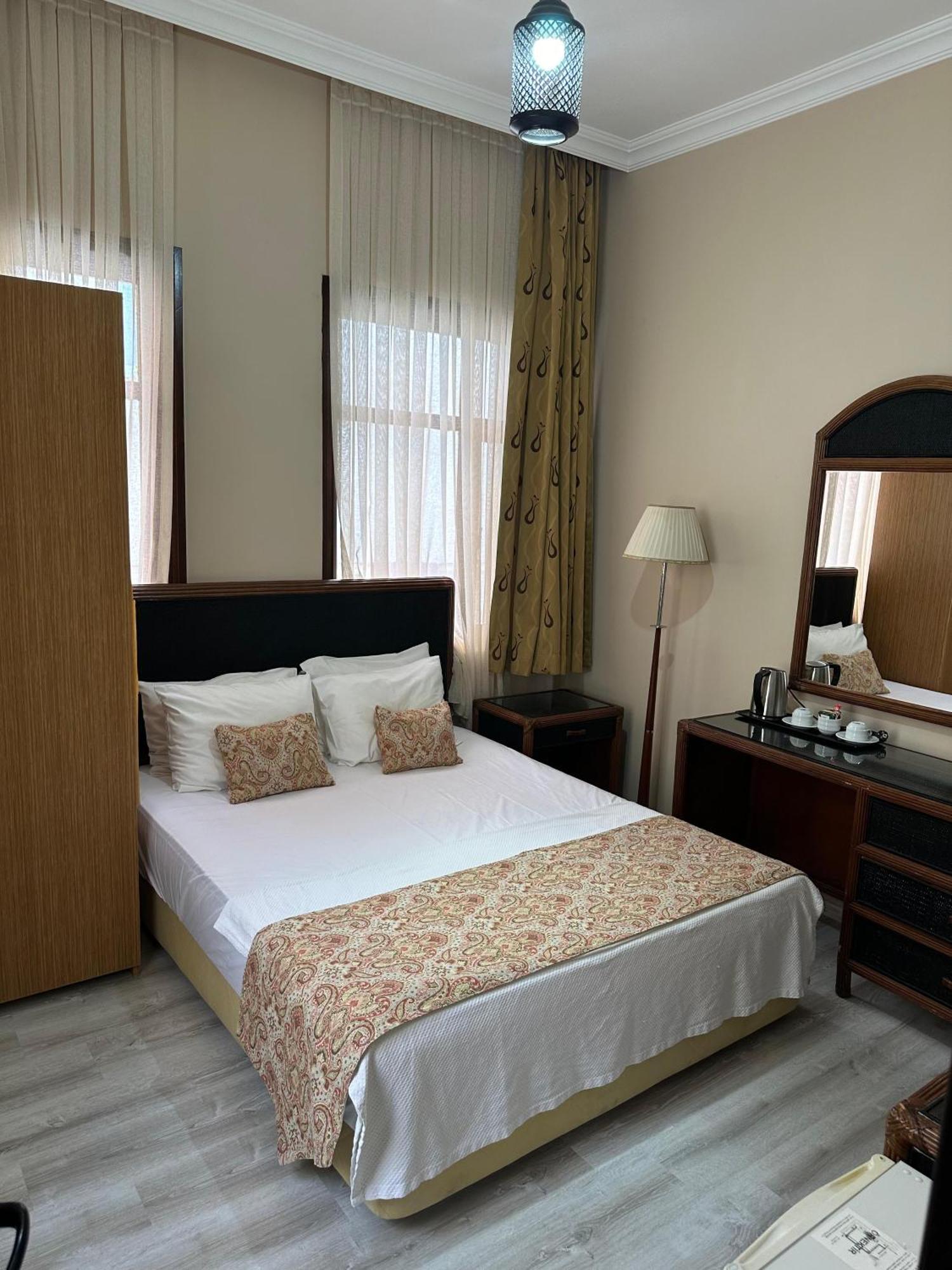 Loost Town Inn Hotel Antalya Eksteriør bilde